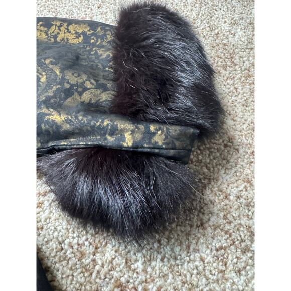 VINTAGE Gold & Black Brocade CLARALURA CALIFORNIA, FUR TRIMMED jacket - Picture 13 of 16